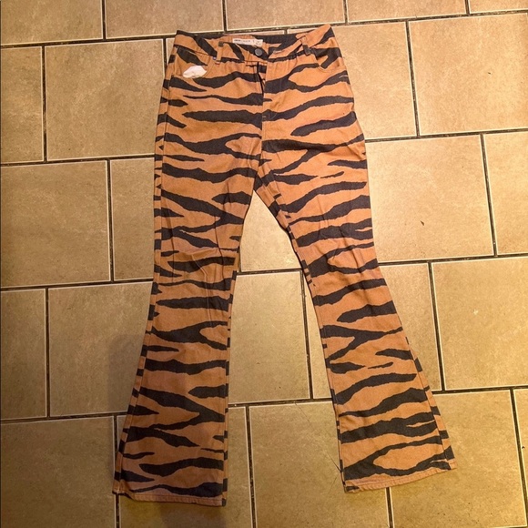 Flared cheetah print jeans - Picture 1 of 3